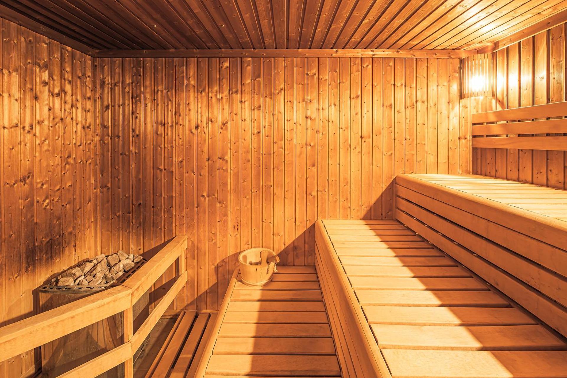 Komlo Hotel Gyula Eksteriør bilde