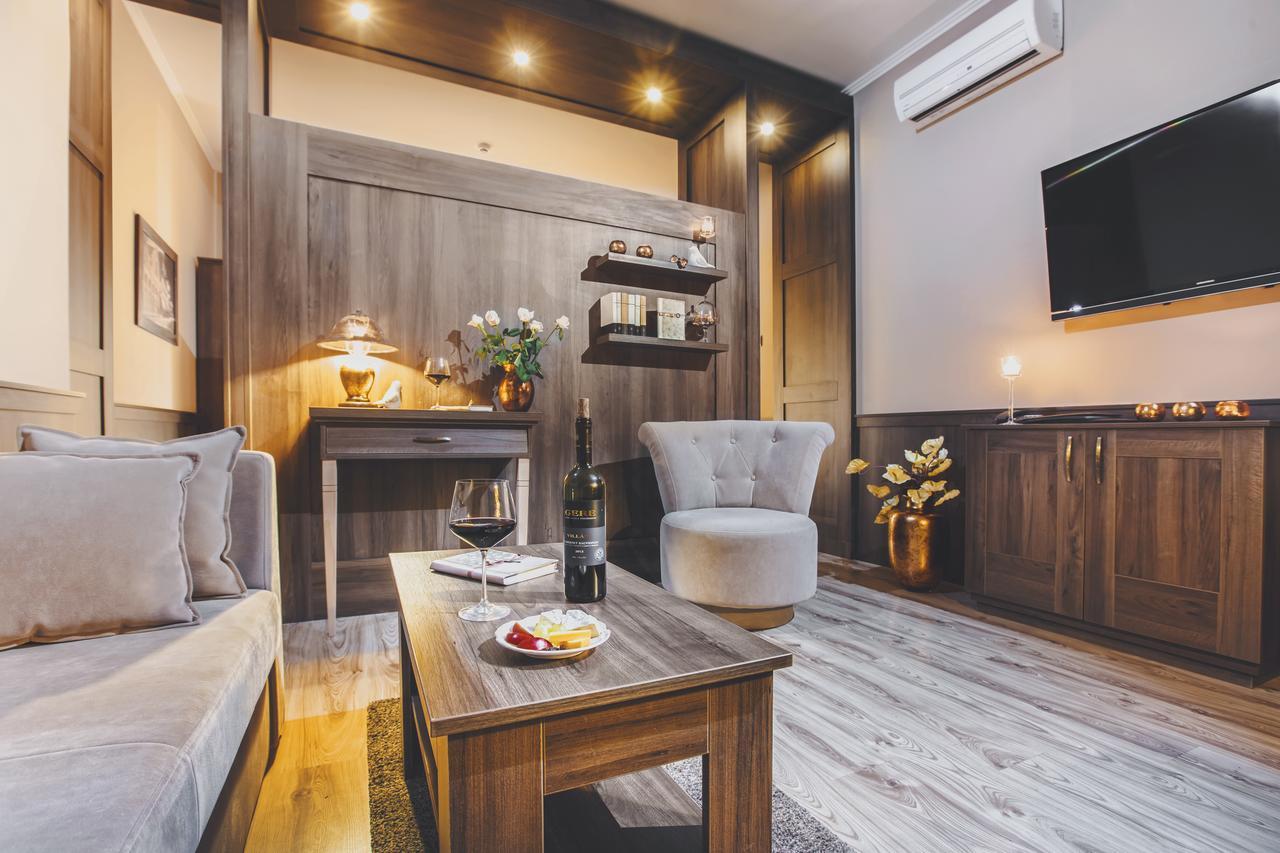 Komlo Hotel Gyula Eksteriør bilde