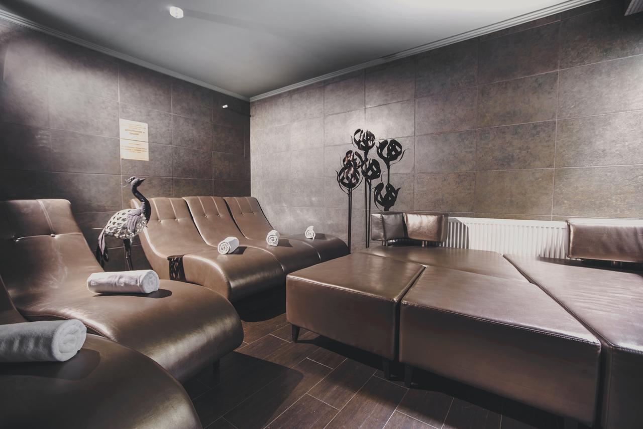 Komlo Hotel Gyula Eksteriør bilde